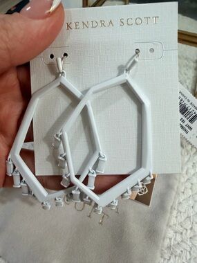 Kendra Scott Thomas Drop Earrings in matte white - NWT/ Care Card and Dust Bag✨